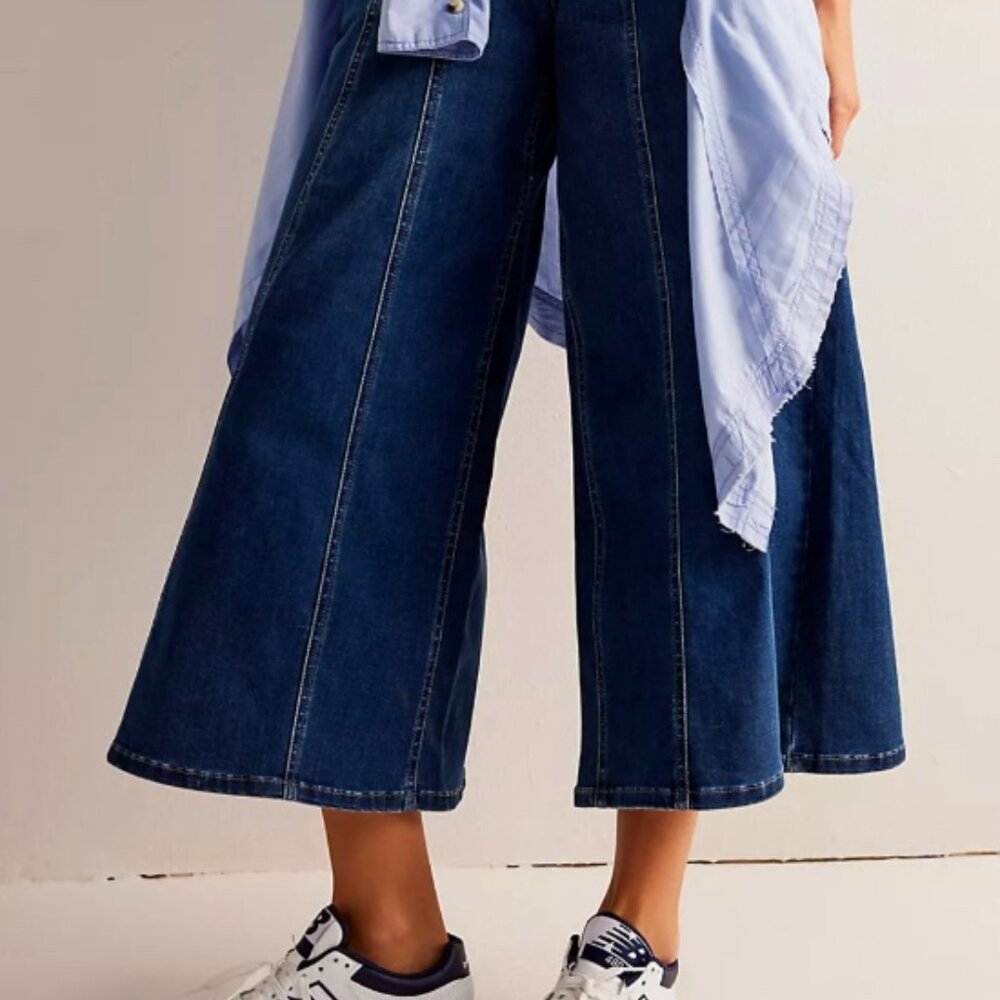 ✨ WE THE FREE Lovers Lane Cropped Denim Jumpsuit Boho Festival Retro Sz Small ✨ - Picture 3 of 15
